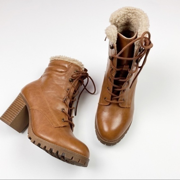 Cognac brown booties with Sherpa lining trim - Picture 2 of 16